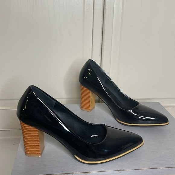 Ladies Fashion Black Patent Faux Leather Block Heel Shoes Pointed Sz 39/8.5 - Picture 2 of 11